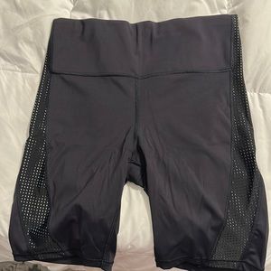Athleta Hit It Bike shorts size M NWOT